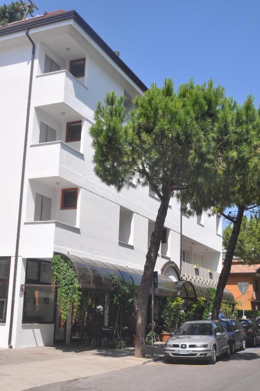 Hotel Villa Candia Lignano Sabbiadoro Exterior foto